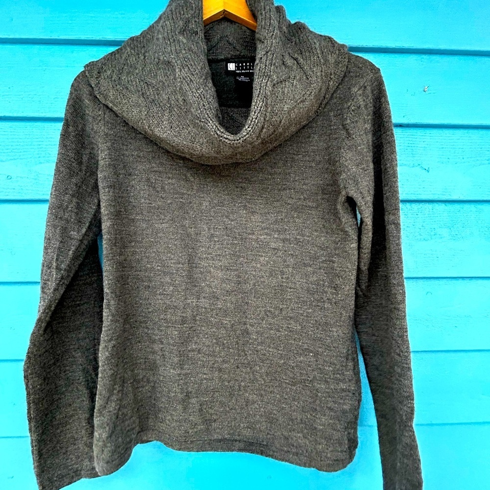 Carole Little 100% Merino Wool Ladies Grey sweater. Size Medium.